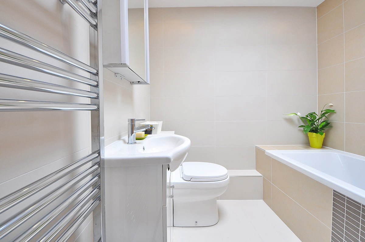 Baño nuevo y limpio Baño nuevo y limpio